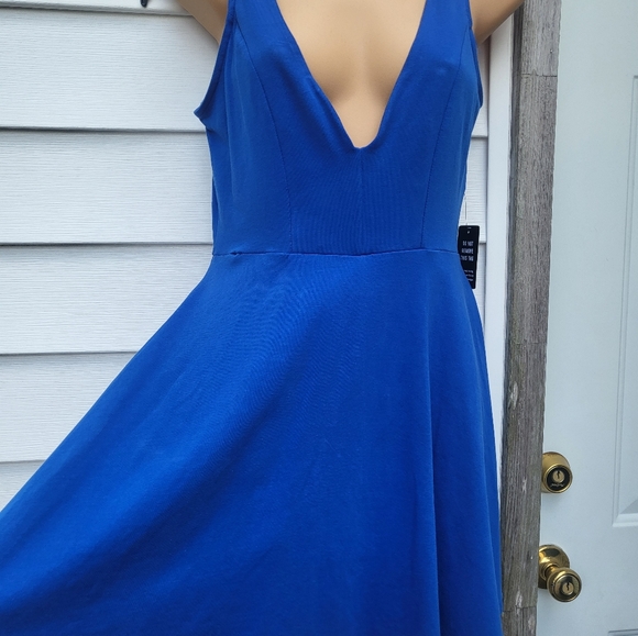 Express: Skater Dress in Small - Picture 2 of 10